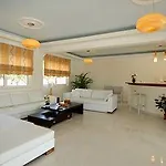 埃利亚公寓别墅酒店 4*