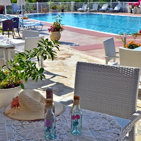 Elea And Apartahotel